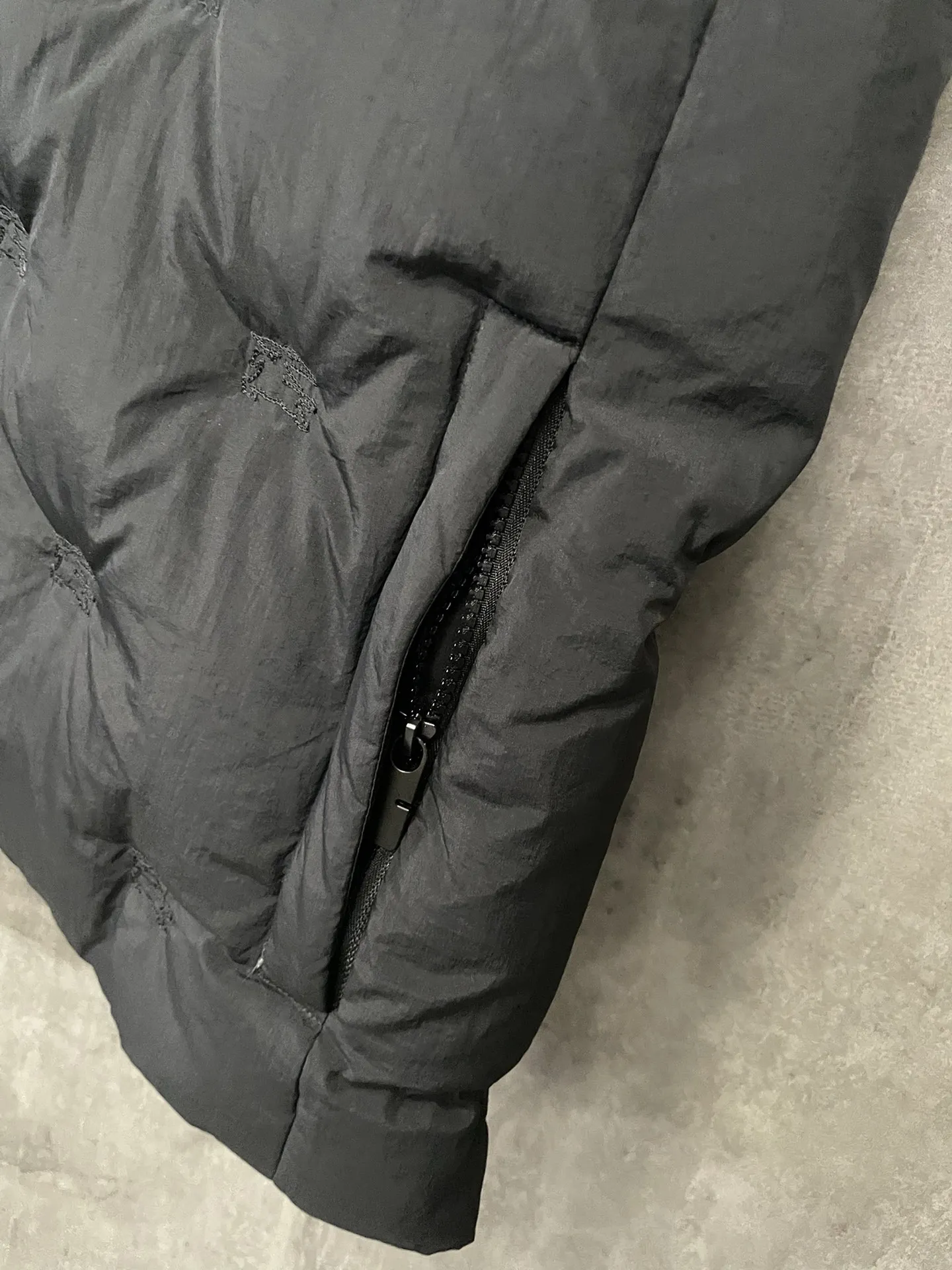 【BURBERRY  公式旗艦店】バーバリー  ダウンジャケット ご好評に付き再入荷！241226