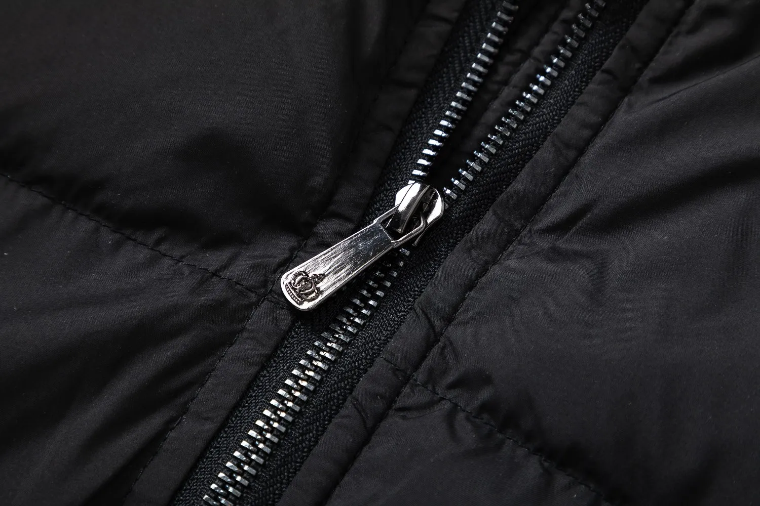 【BURBERRY  公式旗艦店】バーバリー   ダウンジャケット ご好評に付き再入荷！241102