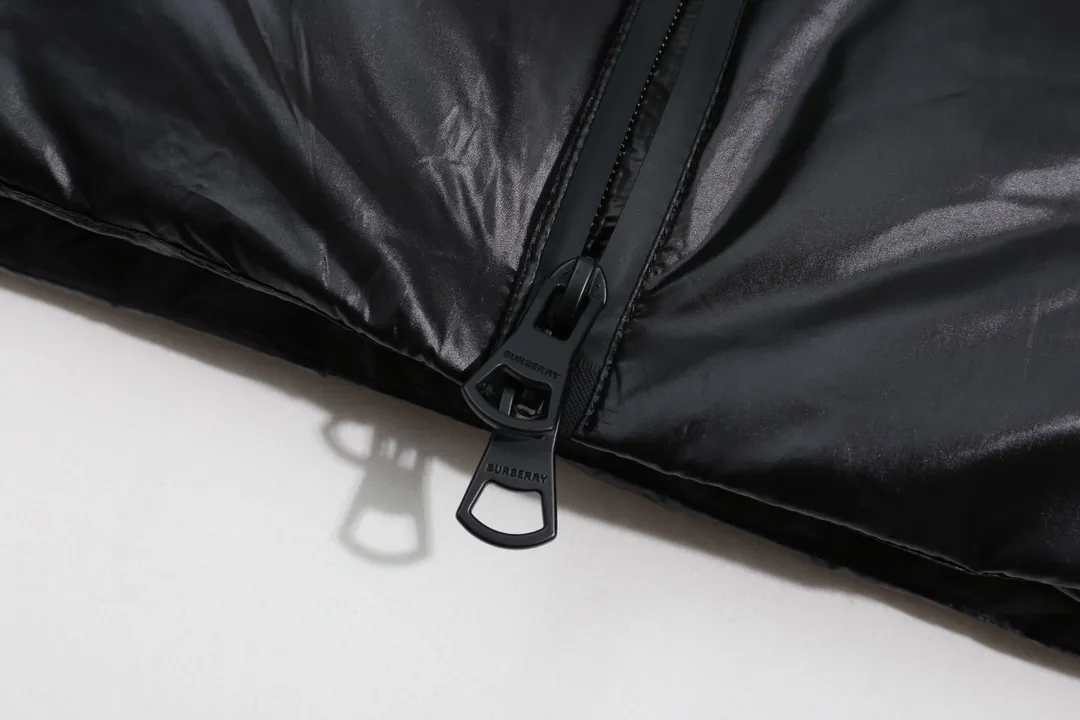 【BURBERRY  公式旗艦店】バーバリー   ダウンジャケット ご好評に付き再入荷！241102