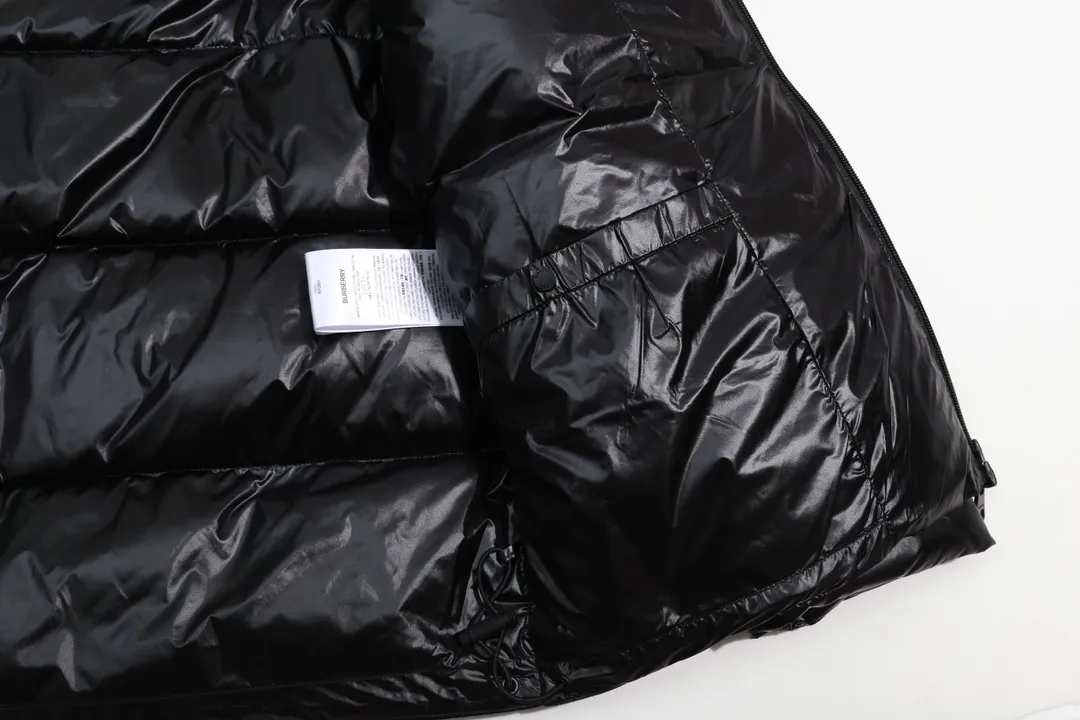 【BURBERRY  公式旗艦店】バーバリー   ダウンジャケット ご好評に付き再入荷！241102