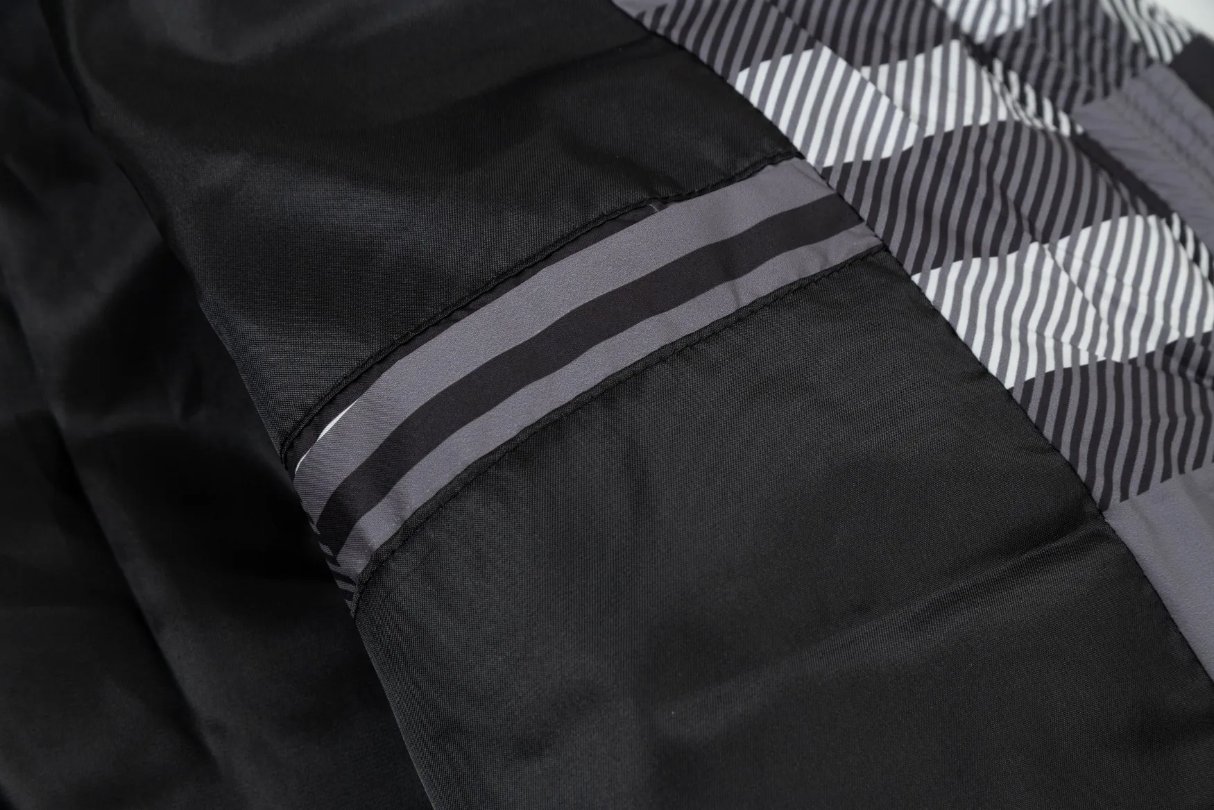 【BURBERRY  公式旗艦店】バーバリー   ダウンジャケット ご好評に付き再入荷！240927