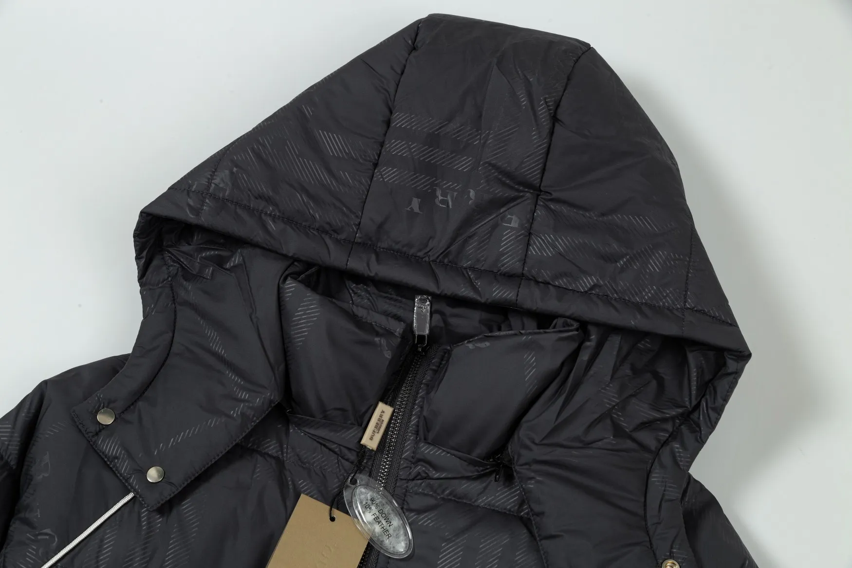 【BURBERRY  公式旗艦店】バーバリー   ダウンジャケット ご好評に付き再入荷！240927