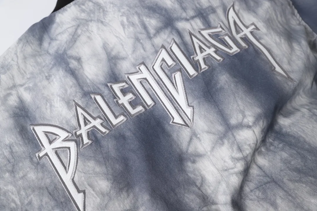 【BALENCIAGA   公式旗艦店】バレンシアガ   ダウンジャケット ご好評に付き再入荷！ 241214
