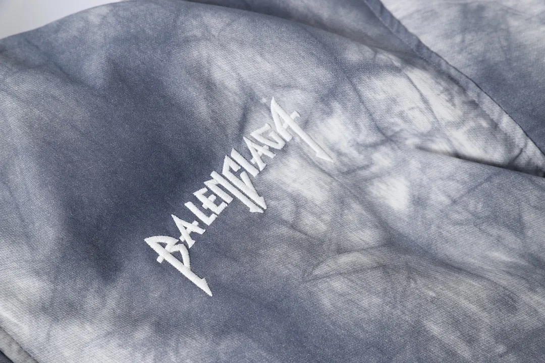 【BALENCIAGA   公式旗艦店】バレンシアガ   ダウンジャケット ご好評に付き再入荷！ 241214
