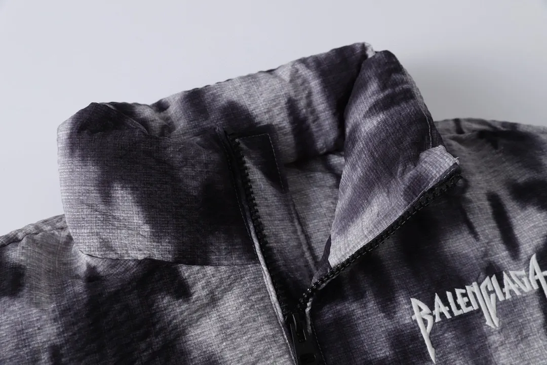 【BALENCIAGA   公式旗艦店】バレンシアガ   ダウンジャケット ご好評に付き再入荷！ 241214