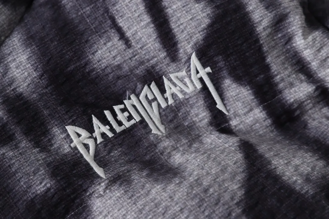 【BALENCIAGA   公式旗艦店】バレンシアガ   ダウンジャケット ご好評に付き再入荷！ 241214