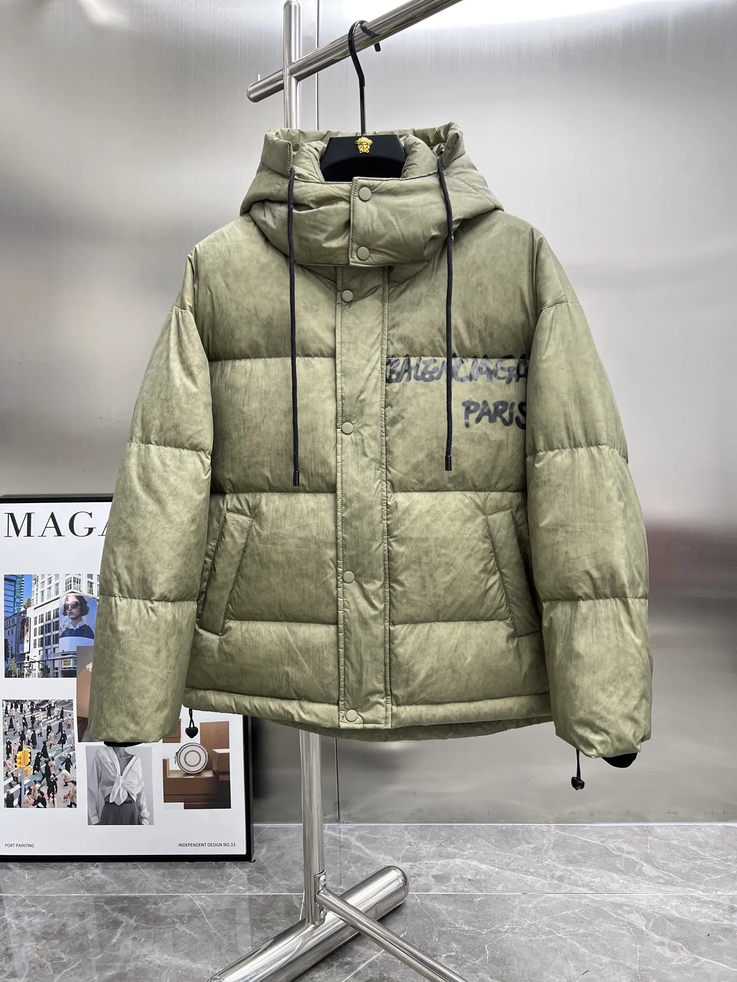 【BALENCIAGA   公式旗艦店】バレンシアガ   ダウンジャケット ご好評に付き再入荷！  241205