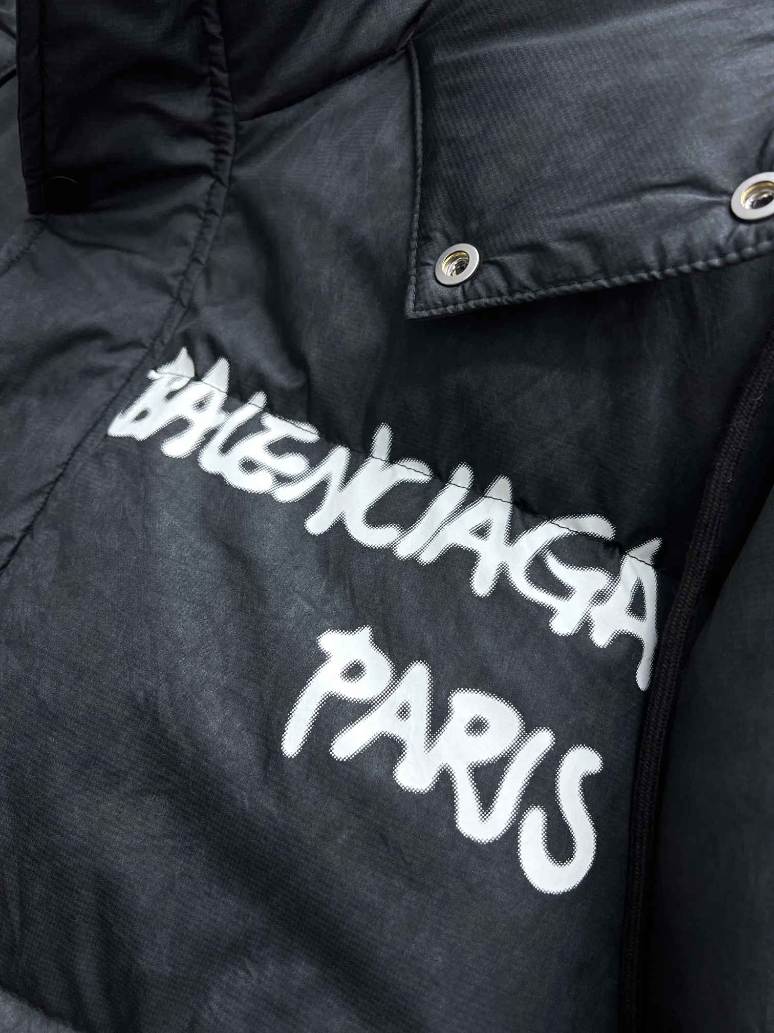 【BALENCIAGA   公式旗艦店】バレンシアガ   ダウンジャケット ご好評に付き再入荷！  241205