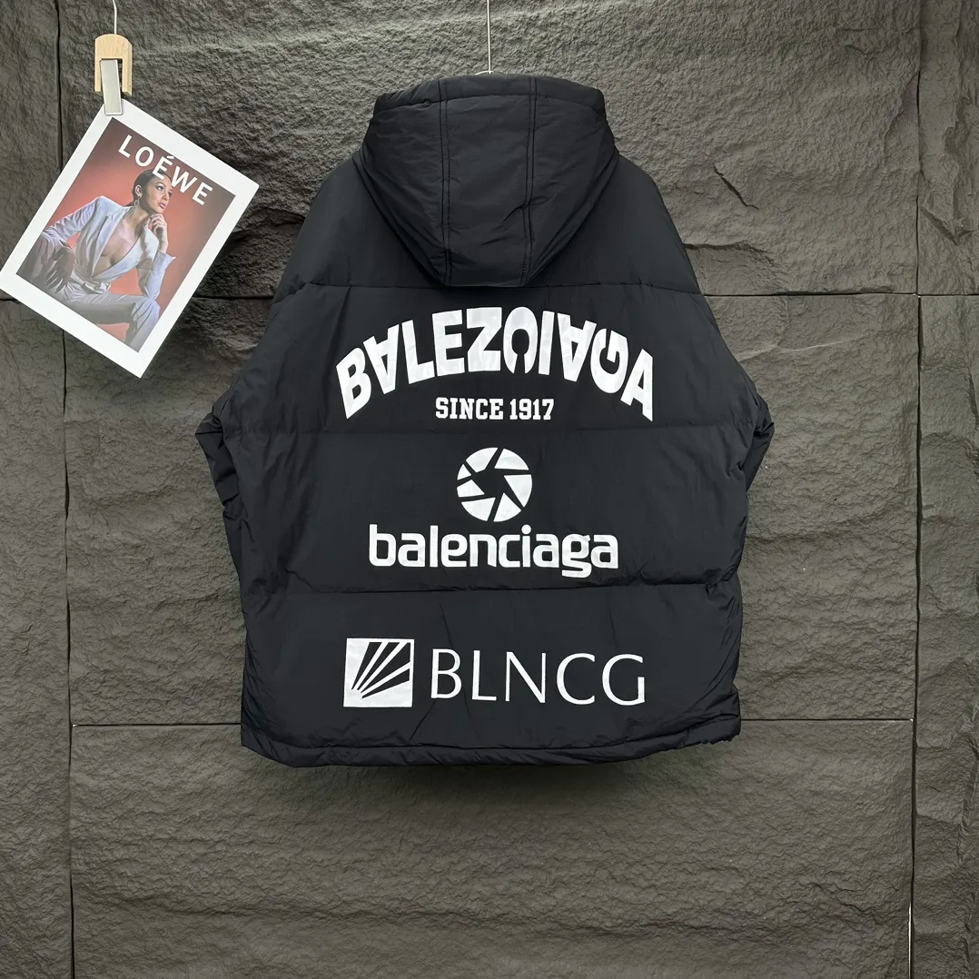 【BALENCIAGA   公式旗艦店】バレンシアガ   ダウンジャケット ご好評に付き再入荷！  241205