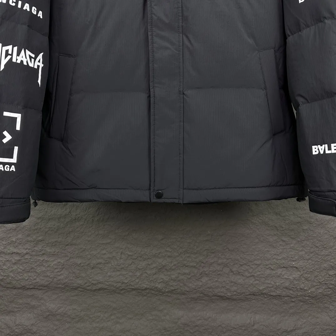 【BALENCIAGA   公式旗艦店】バレンシアガ   ダウンジャケット ご好評に付き再入荷！  241205