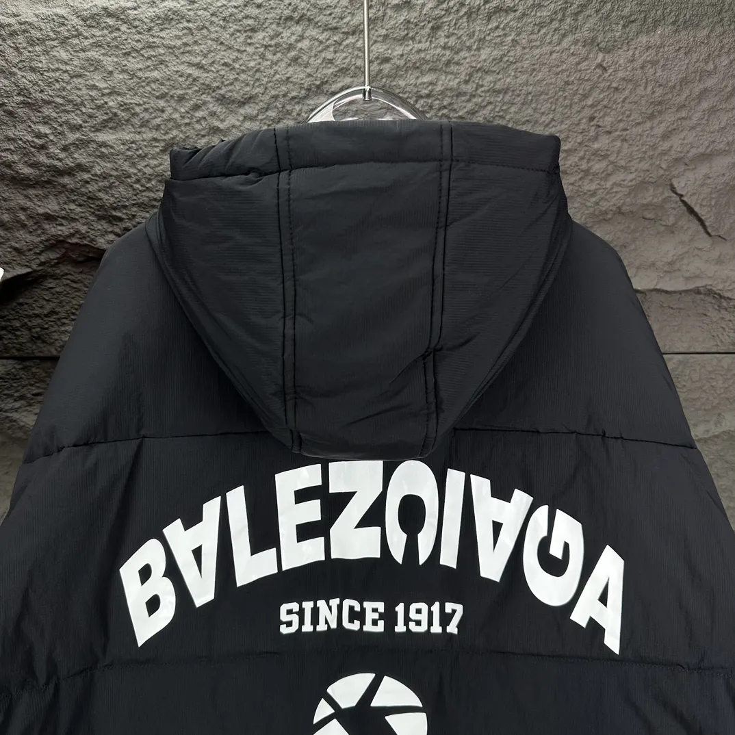 【BALENCIAGA   公式旗艦店】バレンシアガ   ダウンジャケット ご好評に付き再入荷！  241205