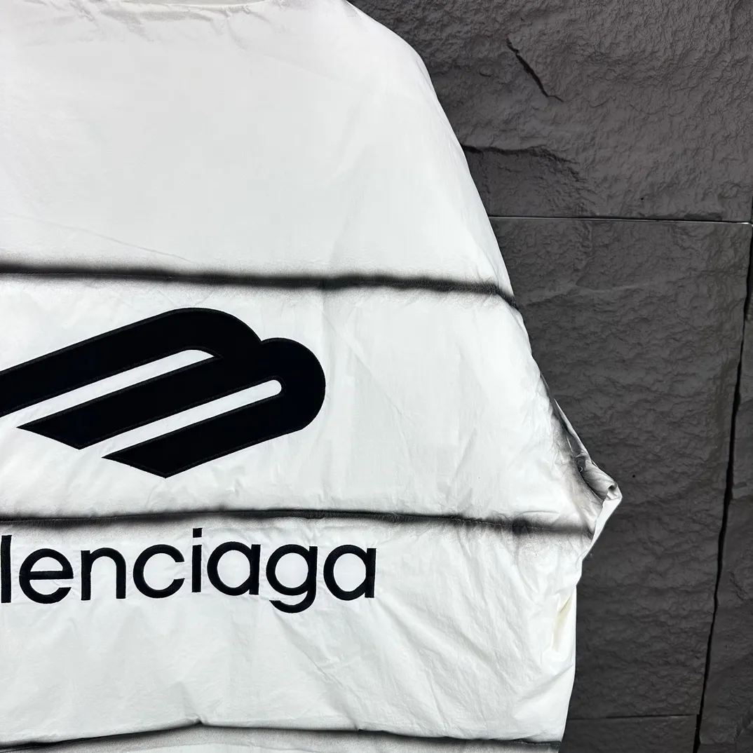 【BALENCIAGA   公式旗艦店】バレンシアガ   ダウンジャケット ご好評に付き再入荷！  241205