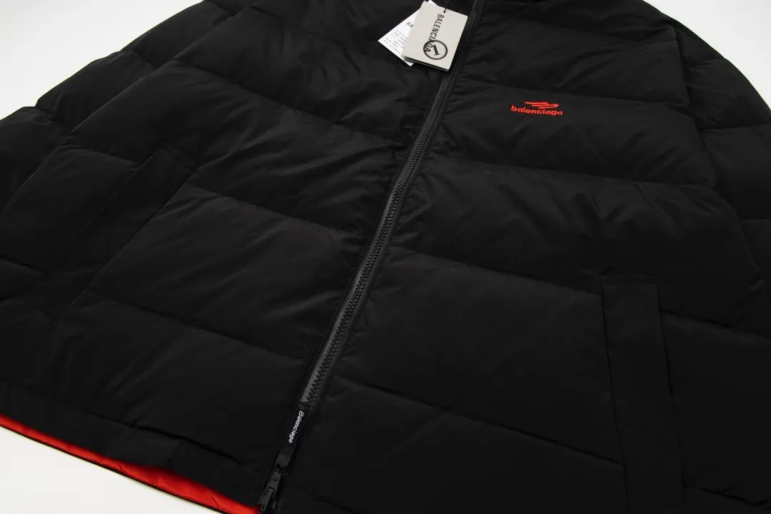 【BALENCIAGA  公式旗艦店】バレンシアガ  リバーシブル  ダウンジャケット ご好評に付き再入荷！241024