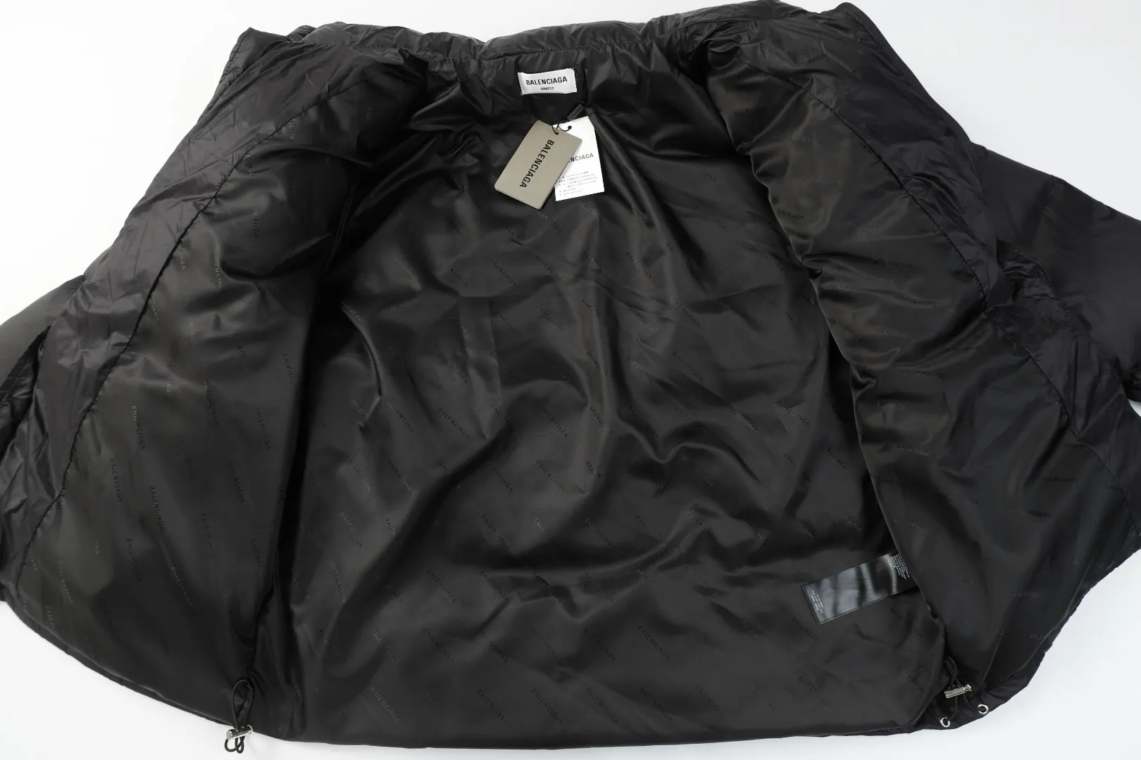 【BALENCIAGA  公式旗艦店】バレンシアガ    ダウンジャケット ご好評に付き再入荷！241024