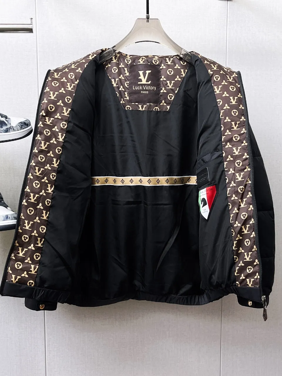 【LOUIS VUITTON  公式旗艦店】ルイヴィトン ダウンジャケット好評に付き再入荷！ 241213