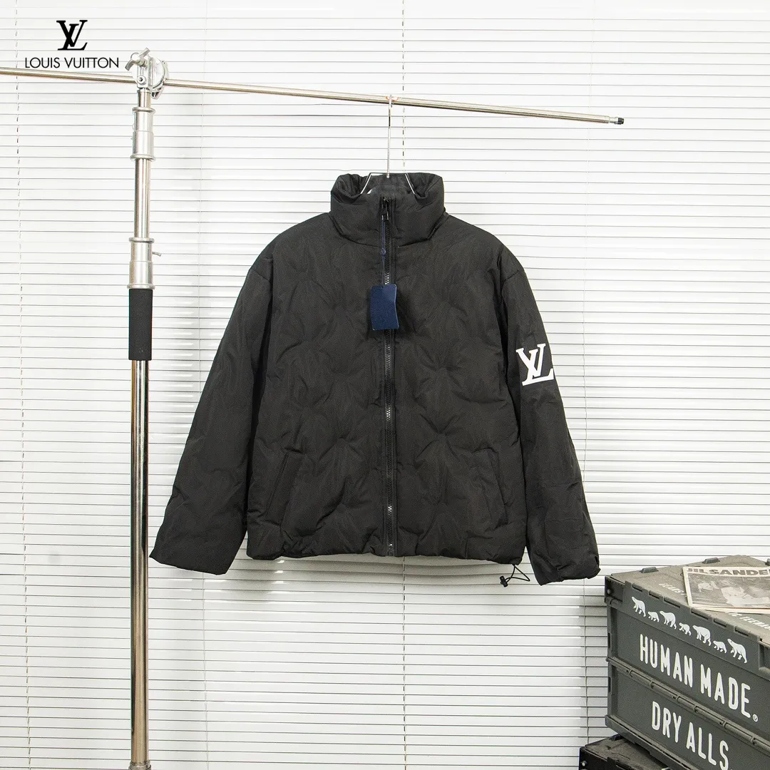 【LOUIS VUITTON  公式旗艦店】ルイヴィトン ダウンジャケット好評に付き再入荷！ 241213