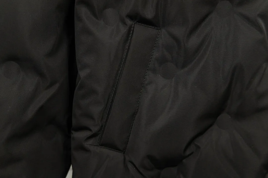【LOUIS VUITTON  公式旗艦店】ルイヴィトン ダウンジャケット好評に付き再入荷！ 241213