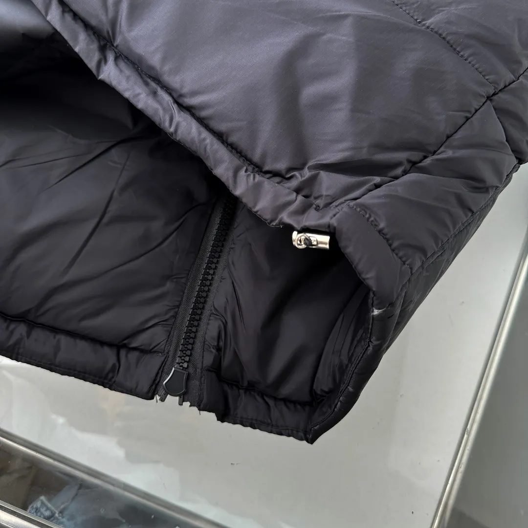 【LOUIS VUITTON  公式旗艦店】ルイヴィトン ダウンジャケット好評に付き再入荷！ 241213