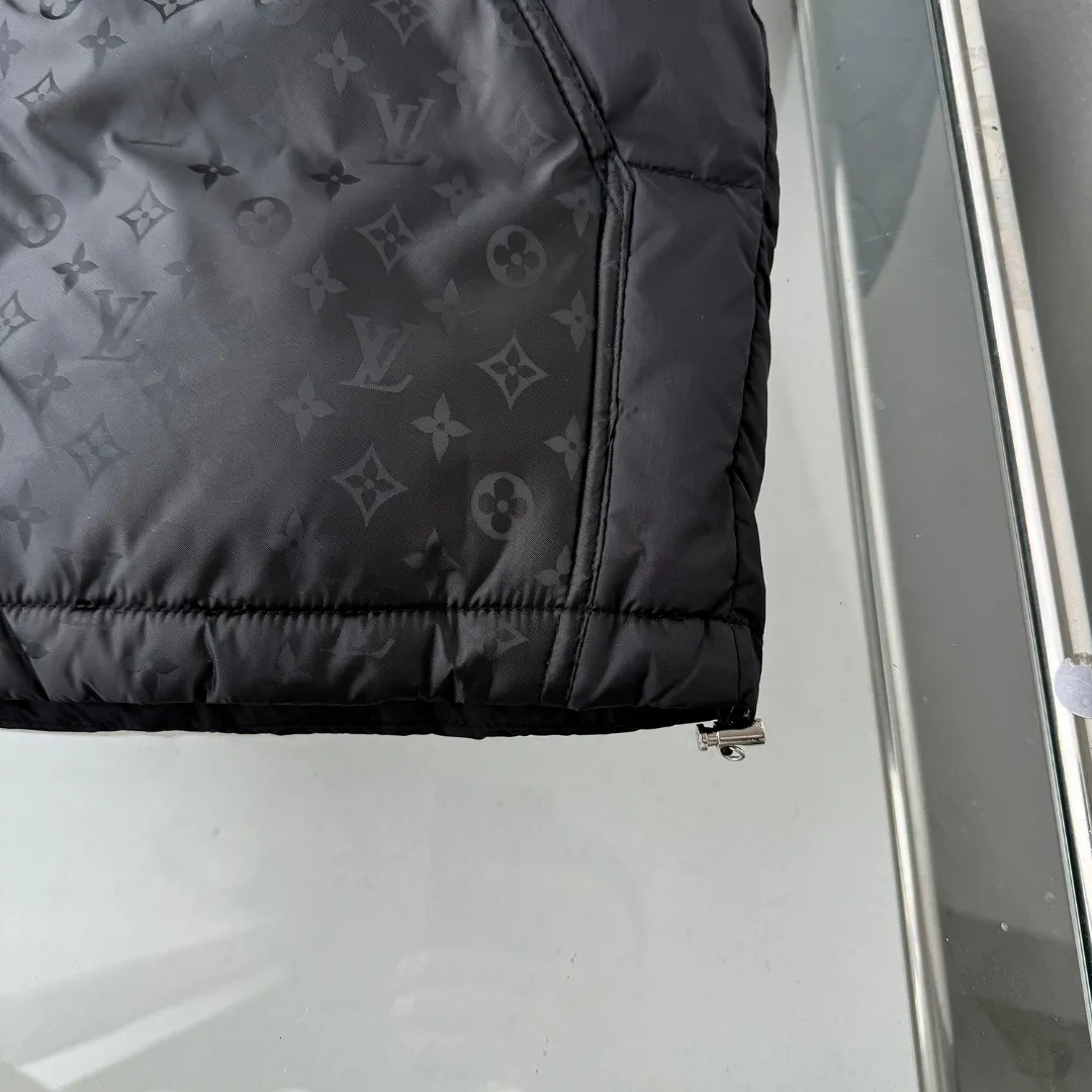 【LOUIS VUITTON  公式旗艦店】ルイヴィトン ダウンジャケット好評に付き再入荷！ 241213