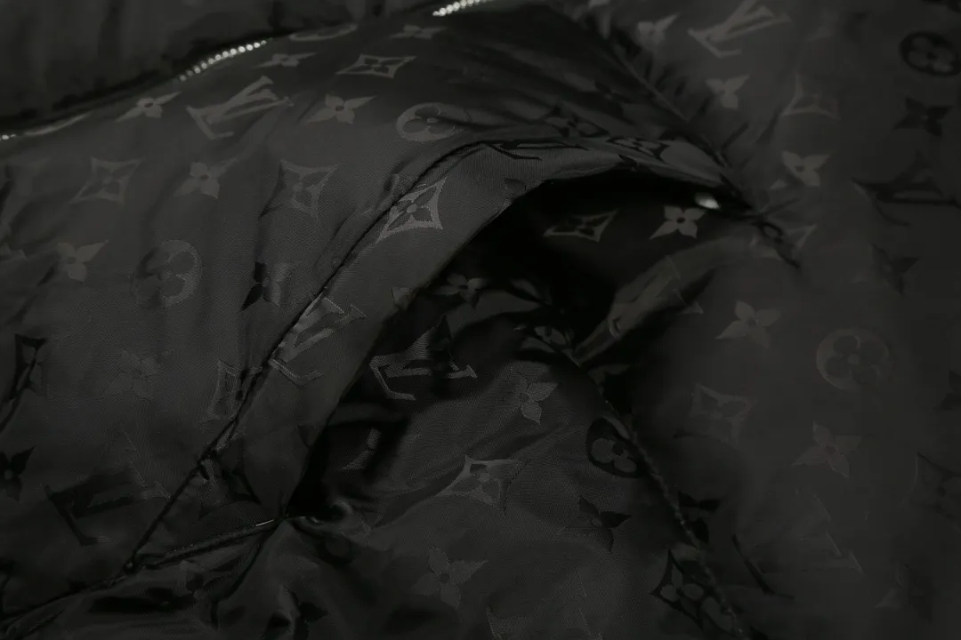 【LOUIS VUITTON  公式旗艦店】ルイヴィトン ダウンジャケット好評に付き再入荷！ 241213
