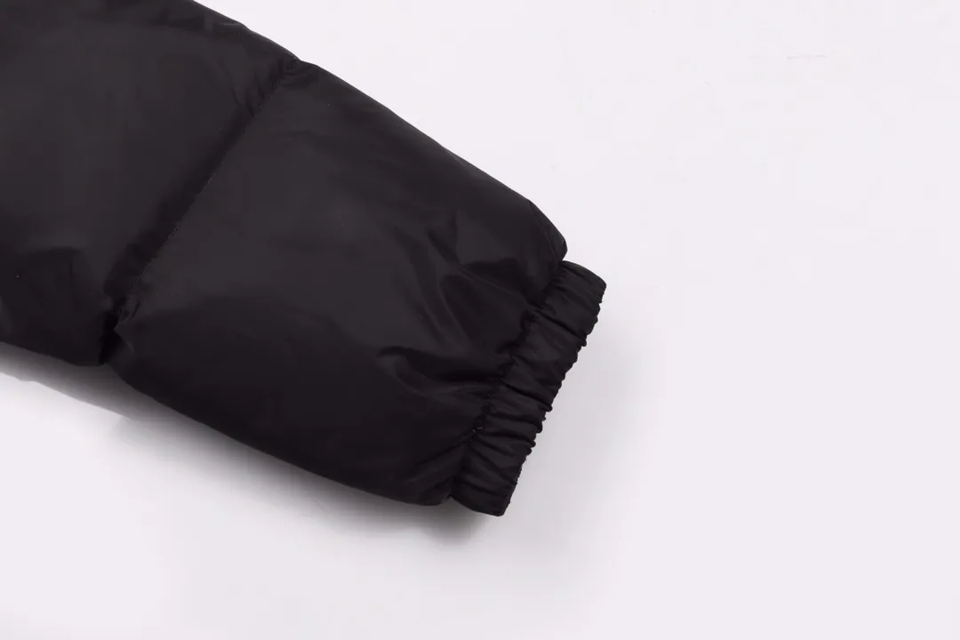【LOUIS VUITTON  公式旗艦店】ルイヴィトン ダウンジャケット好評に付き再入荷！241112