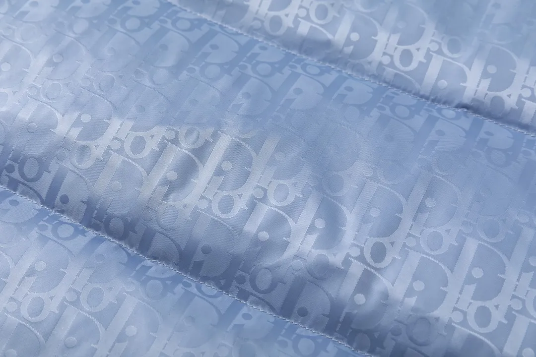 【DIOR  公式旗艦店】ディオール  ダウンジャケット ご好評に付き再入荷！ 241112