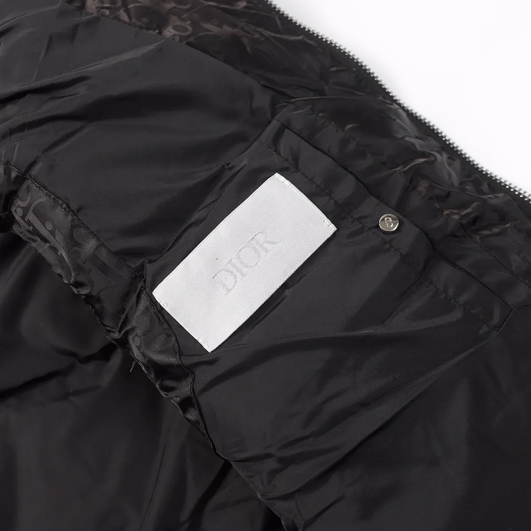 【DIOR  公式旗艦店】ディオール  ダウンベスト  ご好評に付き再入荷！ 241112