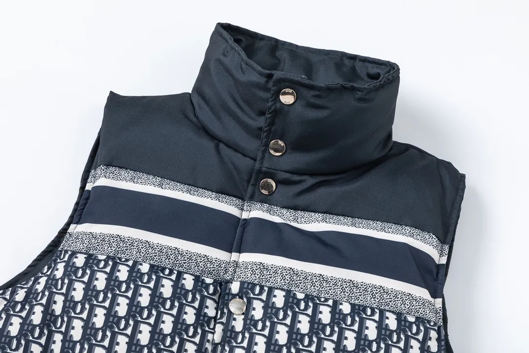【DIOR  公式旗艦店】ディオール  ダウンベスト  ご好評に付き再入荷！ 241112