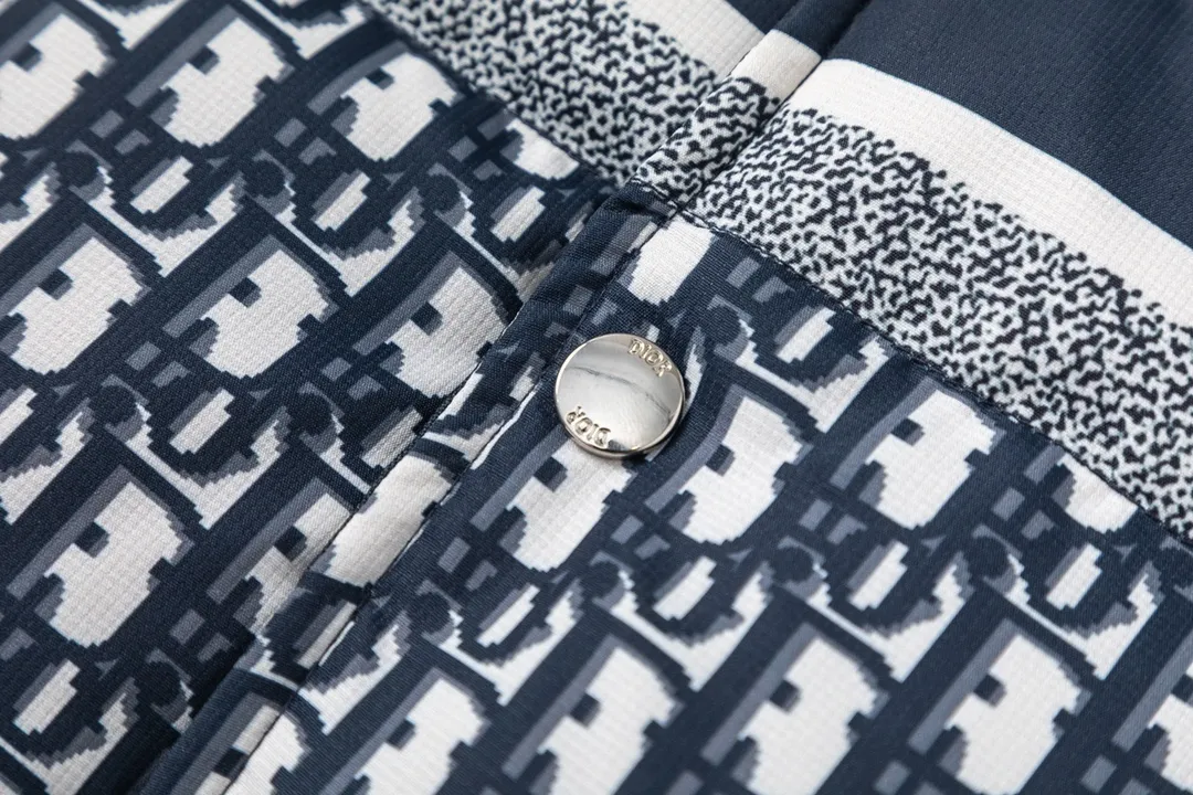 【DIOR  公式旗艦店】ディオール  ダウンベスト  ご好評に付き再入荷！ 241112