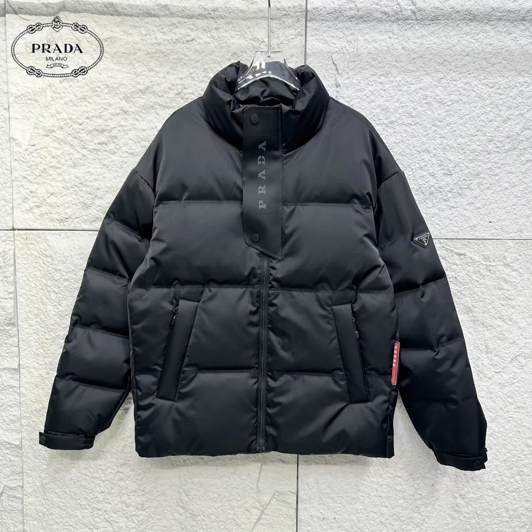 【PRADA  公式旗艦店】プラダ  ダウンジャケット好評に付き再入荷！241227
