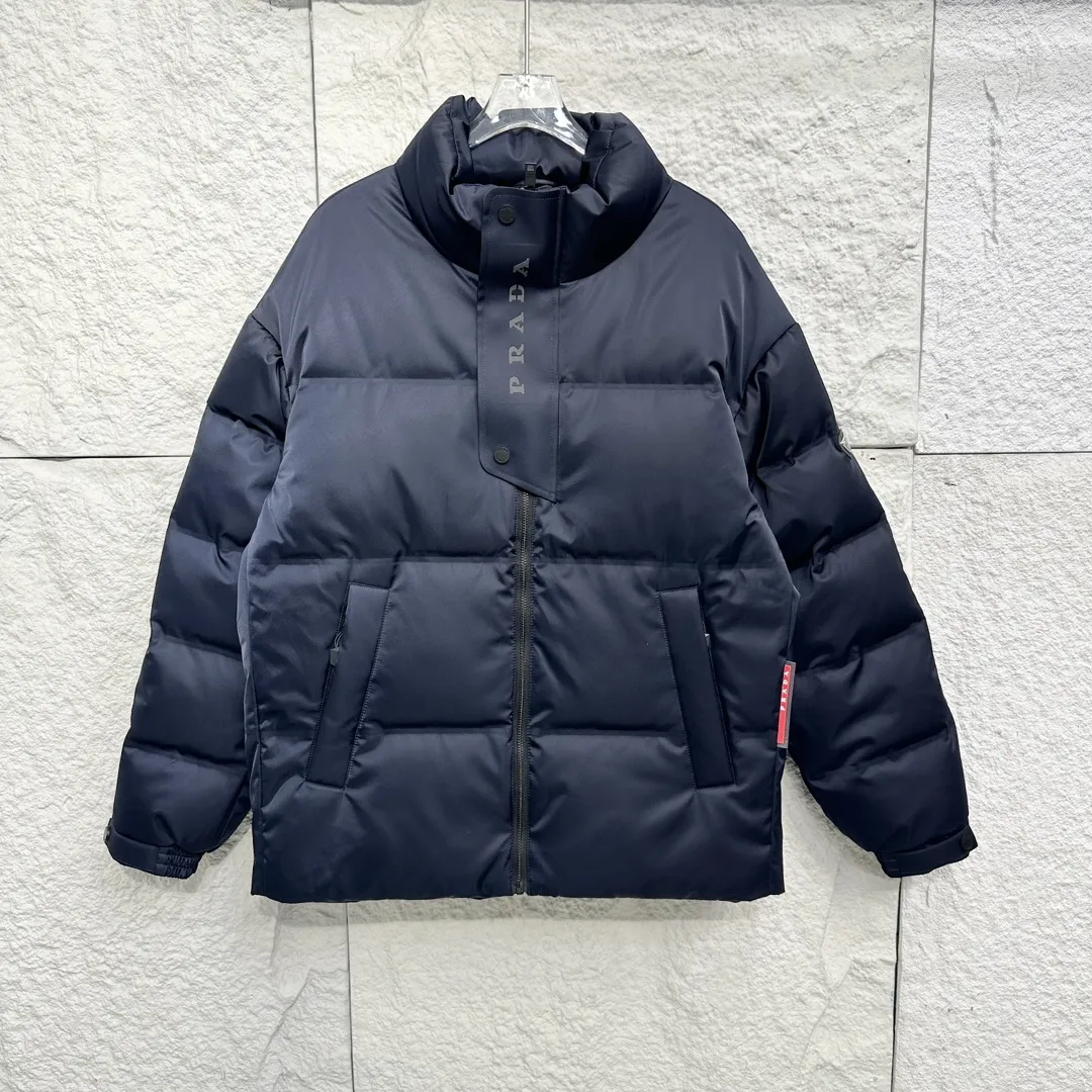 【PRADA  公式旗艦店】プラダ  ダウンジャケット好評に付き再入荷！241227