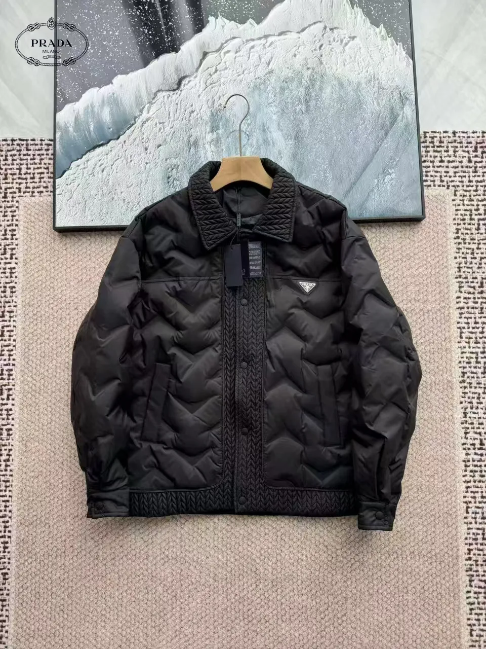 【PRADA  公式旗艦店】プラダ  ダウンジャケット 好評に付き再入荷！ 241112