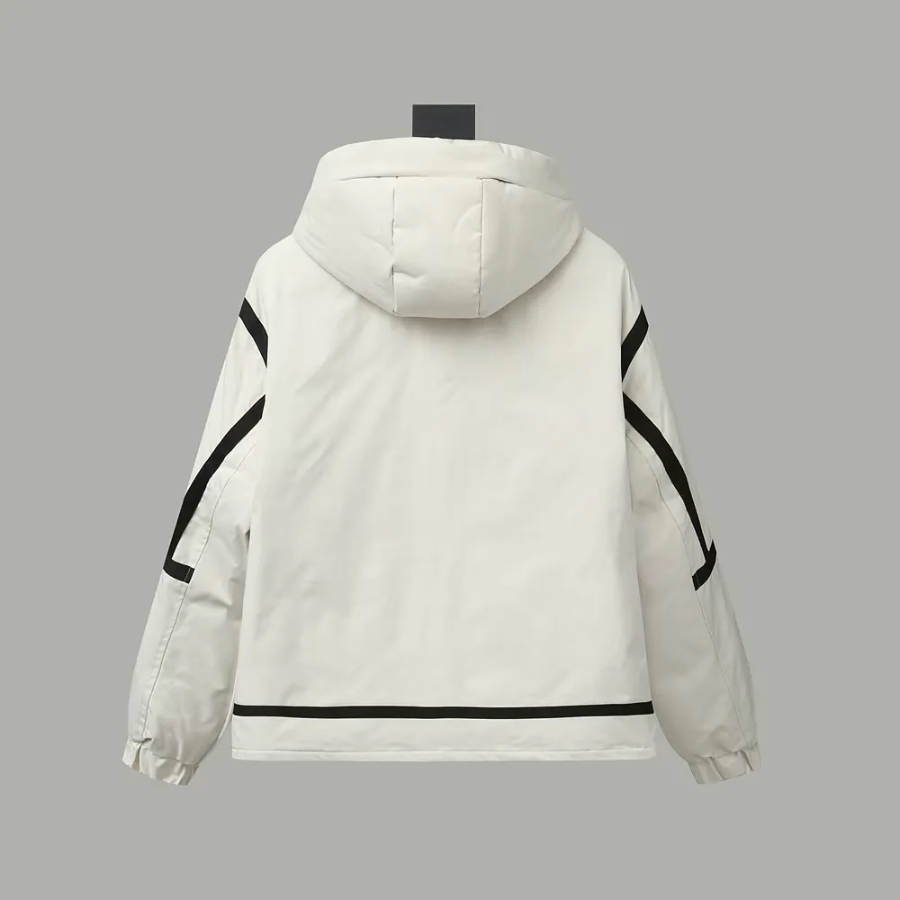 【PRADA  公式旗艦店】プラダ  ダウンジャケット 好評に付き再入荷！ 241102