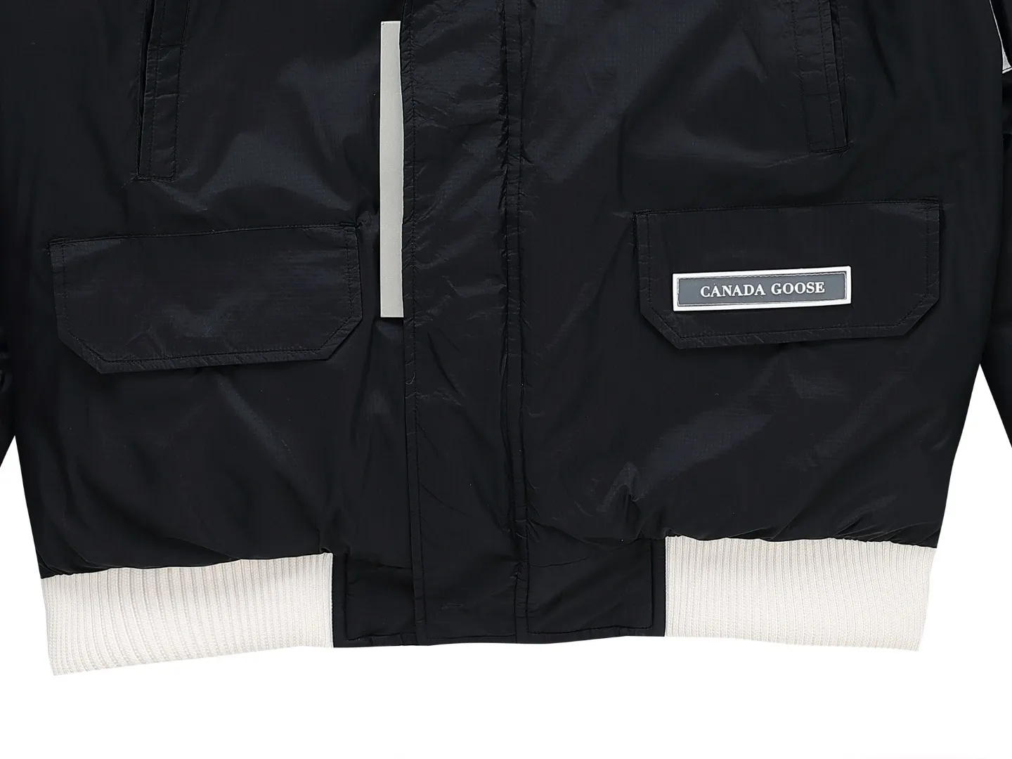 【Canada Goose  公式旗艦店】 カナダグース  ダウンジャケット ご好評に付き再入荷！241227