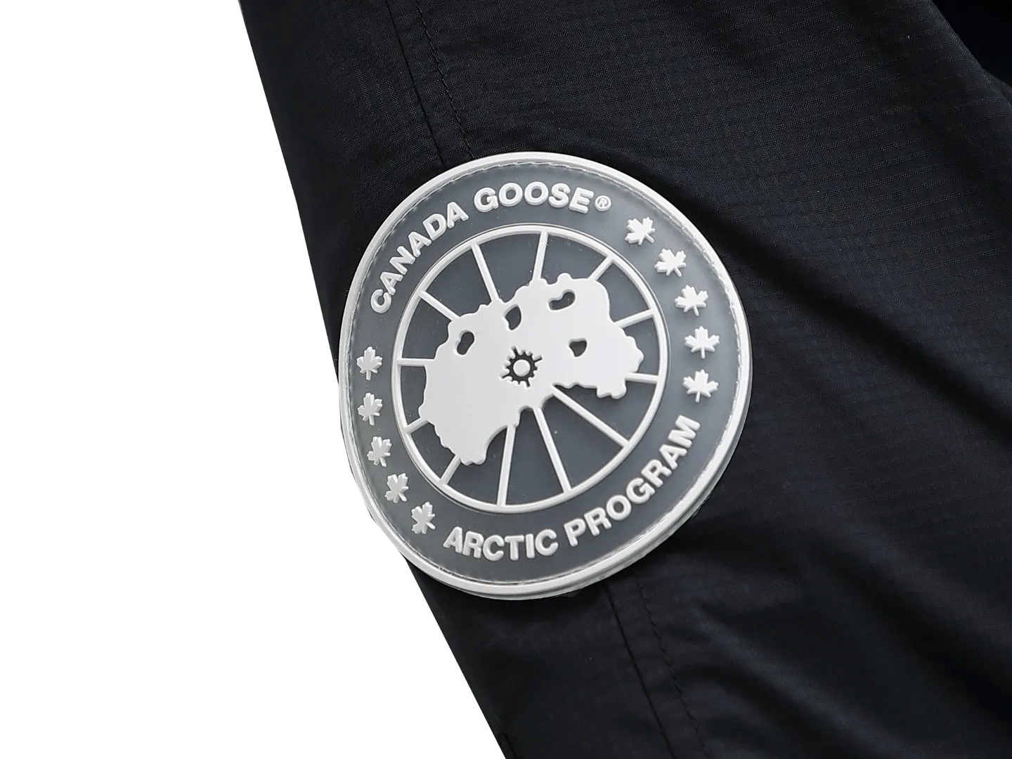 【Canada Goose  公式旗艦店】 カナダグース  ダウンジャケット ご好評に付き再入荷！241227
