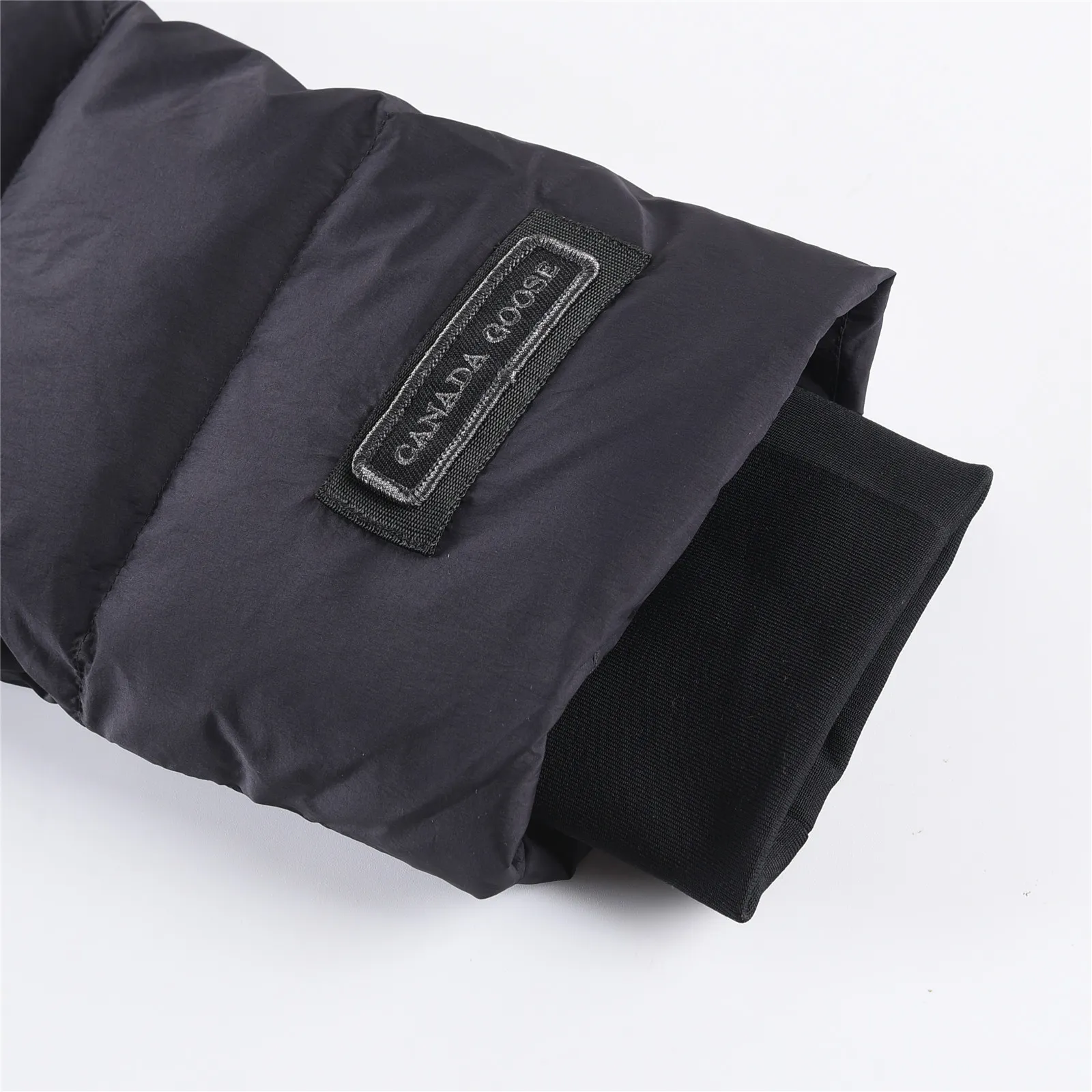 【Canada Goose  公式旗艦店】 カナダグース  ダウンジャケット ご好評に付き再入荷！241024