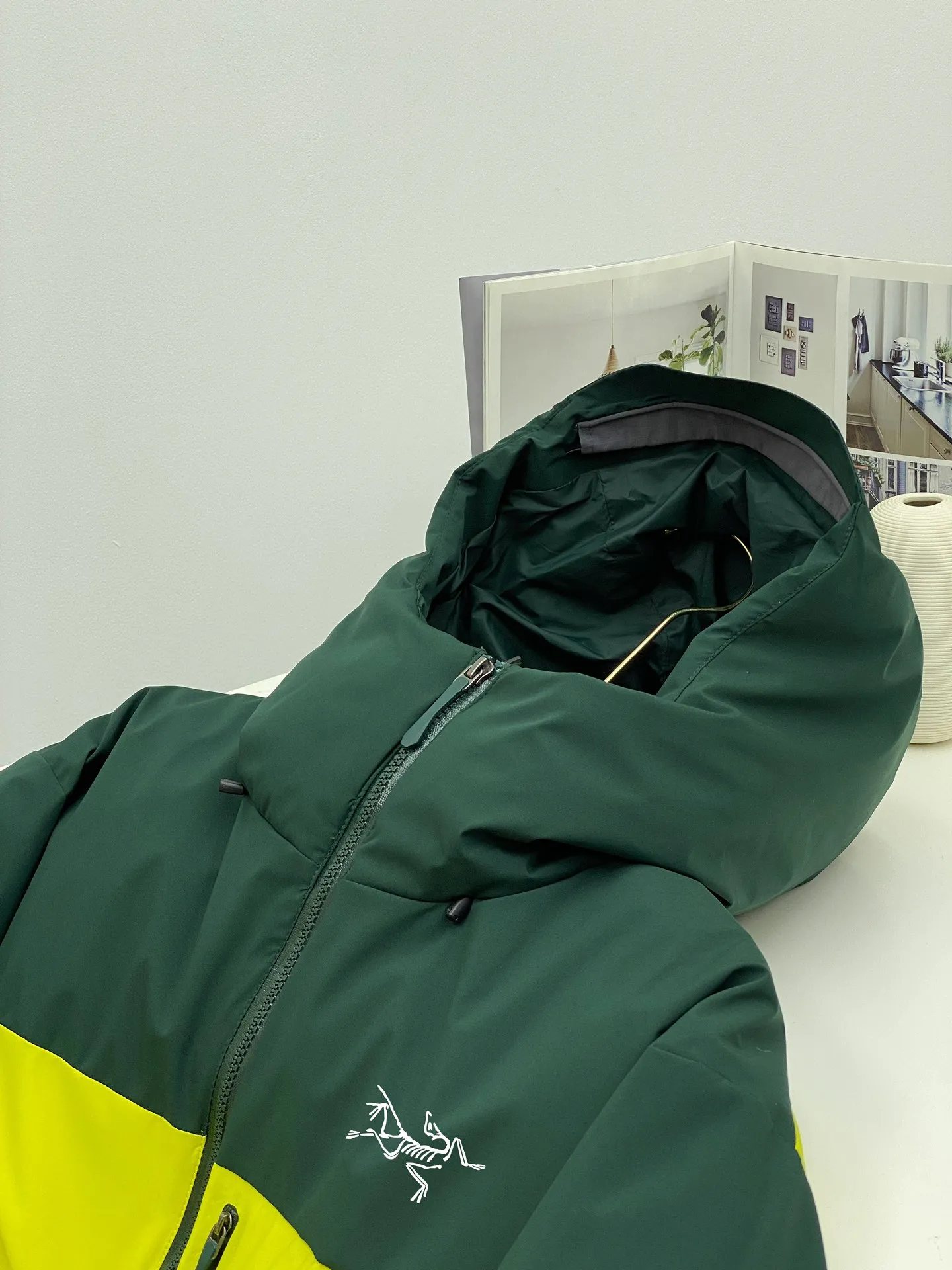 【ARCTERYX   公式旗艦店】 アークテリクス  ダウンジャケット ご好評に付き再入荷！  241228