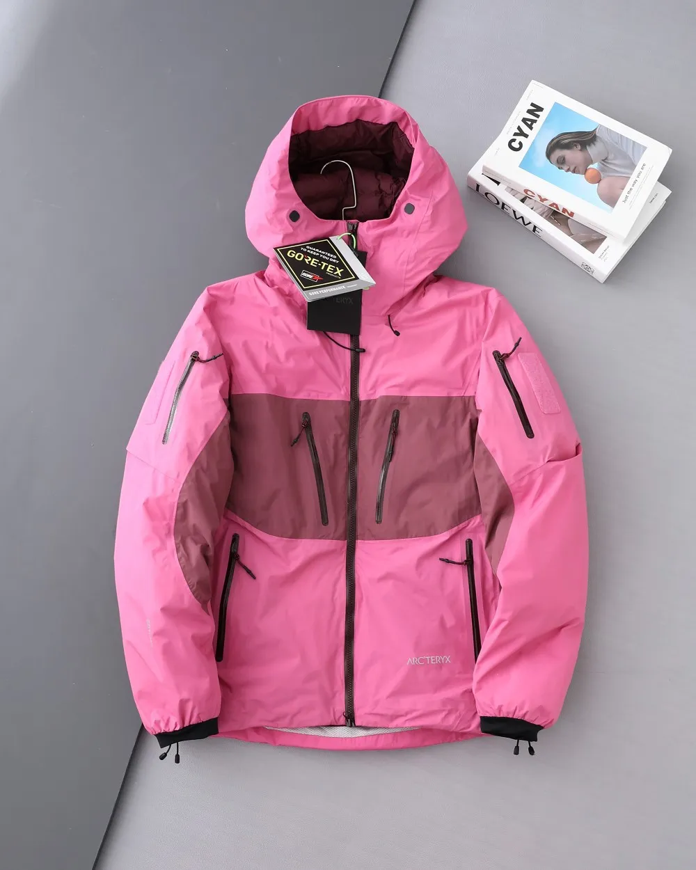 【ARCTERYX   公式旗艦店】 アークテリクス  ダウンジャケット ご好評に付き再入荷！  241228