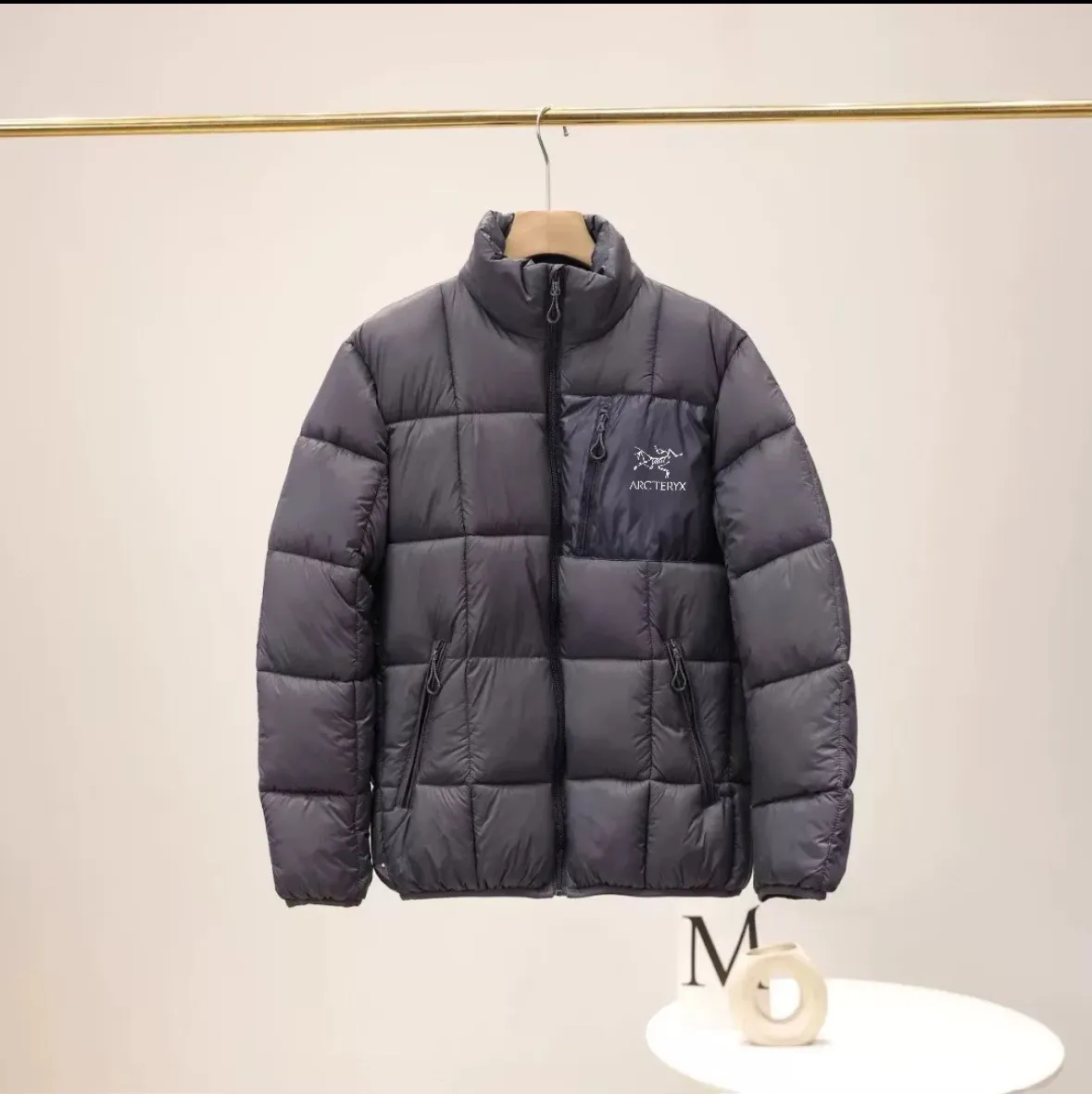 【ARCTERYX   公式旗艦店】 アークテリクス  ダウンジャケット ご好評に付き再入荷！  241228