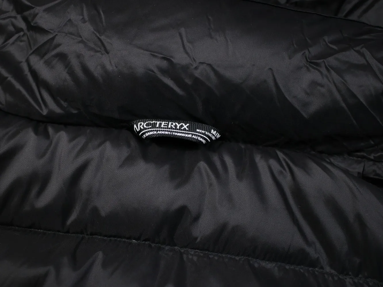 【ARCTERYX   公式旗艦店】 アークテリクス  ダウンジャケット ご好評に付き再入荷！  241228