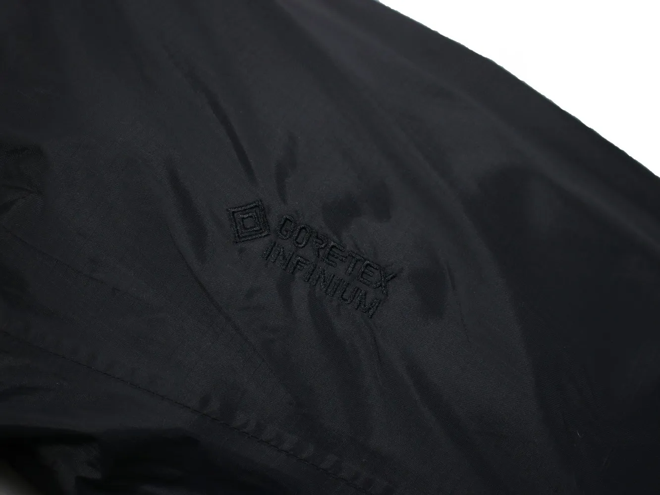 【ARCTERYX   公式旗艦店】 アークテリクス  ダウンジャケット ご好評に付き再入荷！  241228