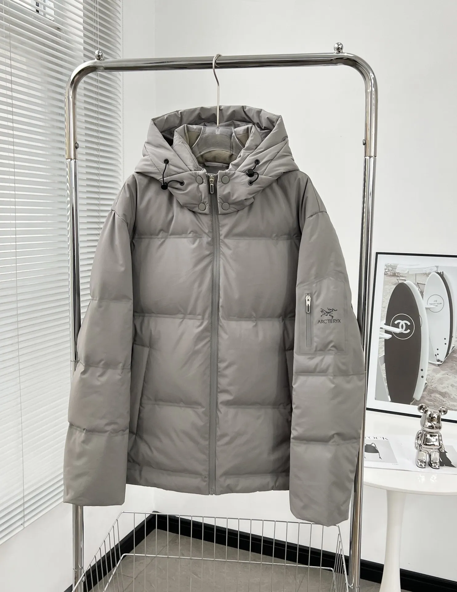 【ARCTERYX   公式旗艦店】 アークテリクス  ダウンジャケット ご好評に付き再入荷！  241228