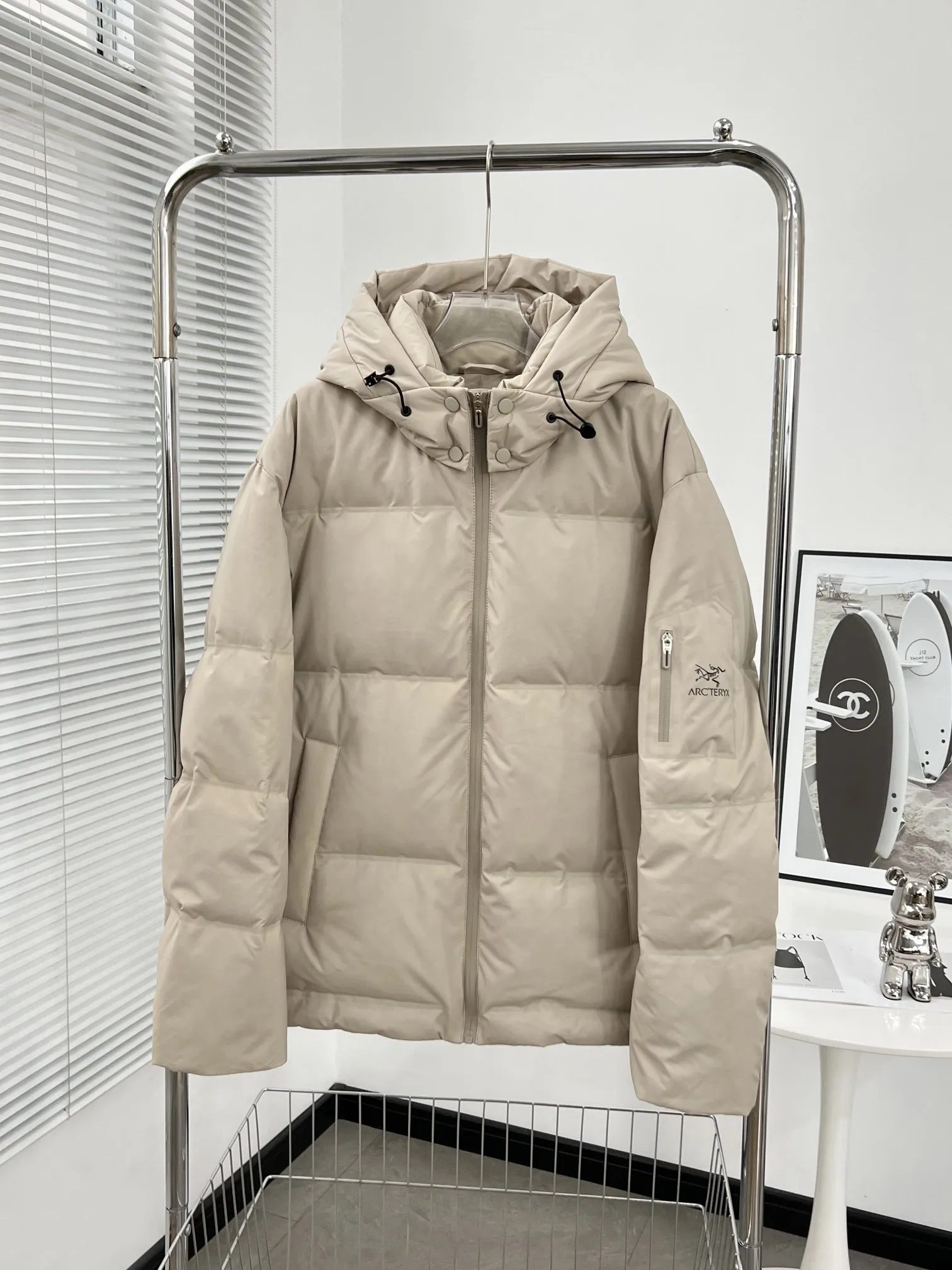 【ARCTERYX   公式旗艦店】 アークテリクス  ダウンジャケット ご好評に付き再入荷！  241228