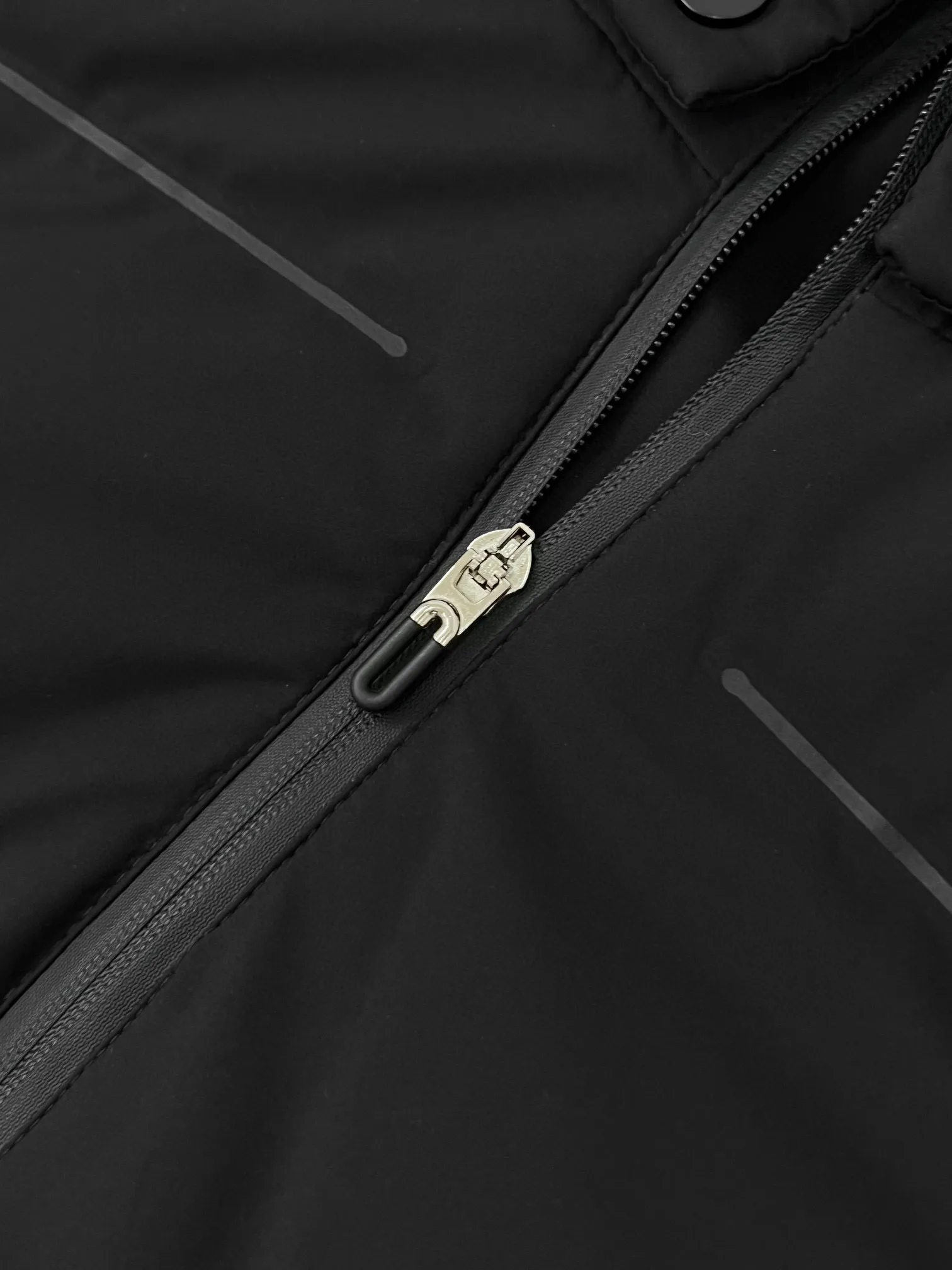 【ARCTERYX   公式旗艦店】 アークテリクス  ダウンジャケット ご好評に付き再入荷！  241228