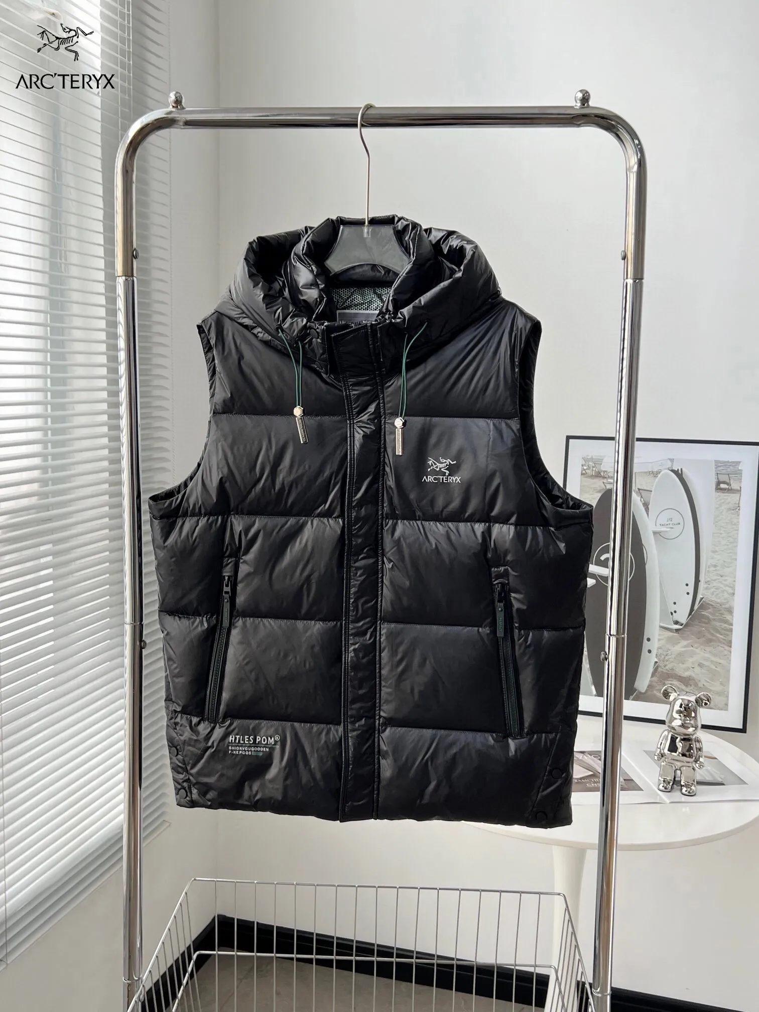【ARCTERYX   公式旗艦店】 アークテリクス  ダウンベスト  ご好評に付き再入荷！  241228