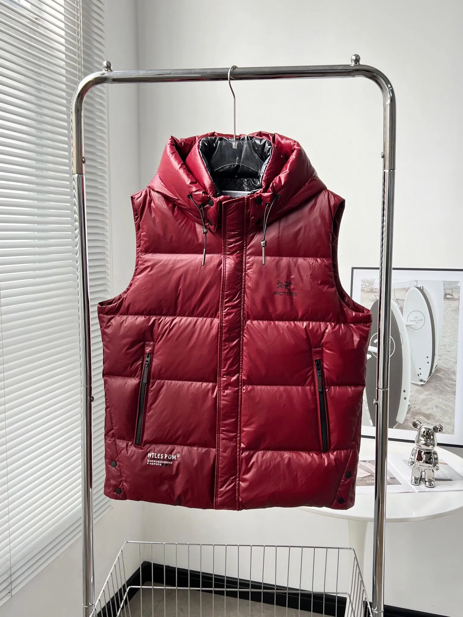 【ARCTERYX   公式旗艦店】 アークテリクス  ダウンベスト  ご好評に付き再入荷！  241228