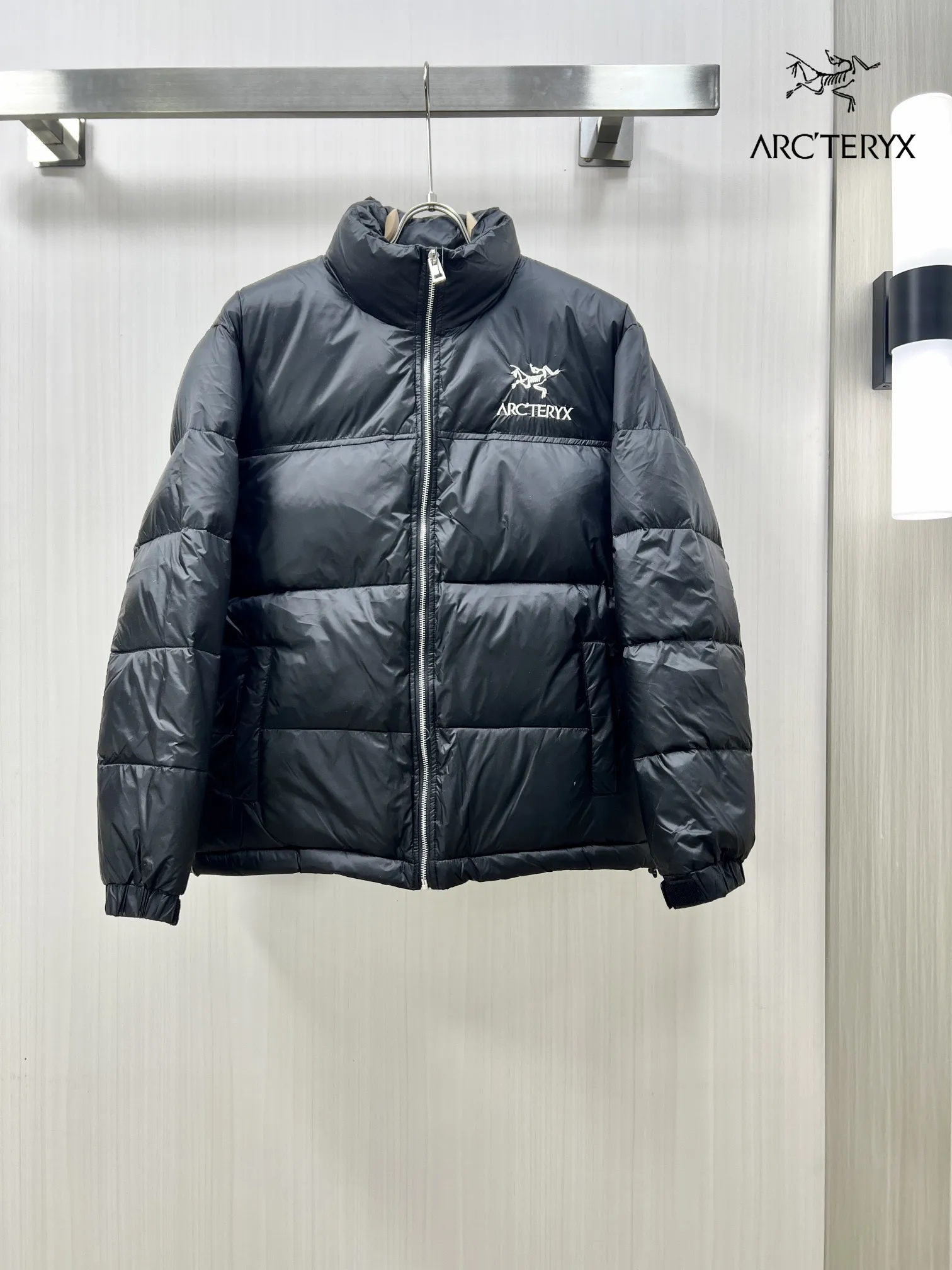 【ARCTERYX   公式旗艦店】アークテリクス   ダウンジャケット好評に付き再入荷！ 241207