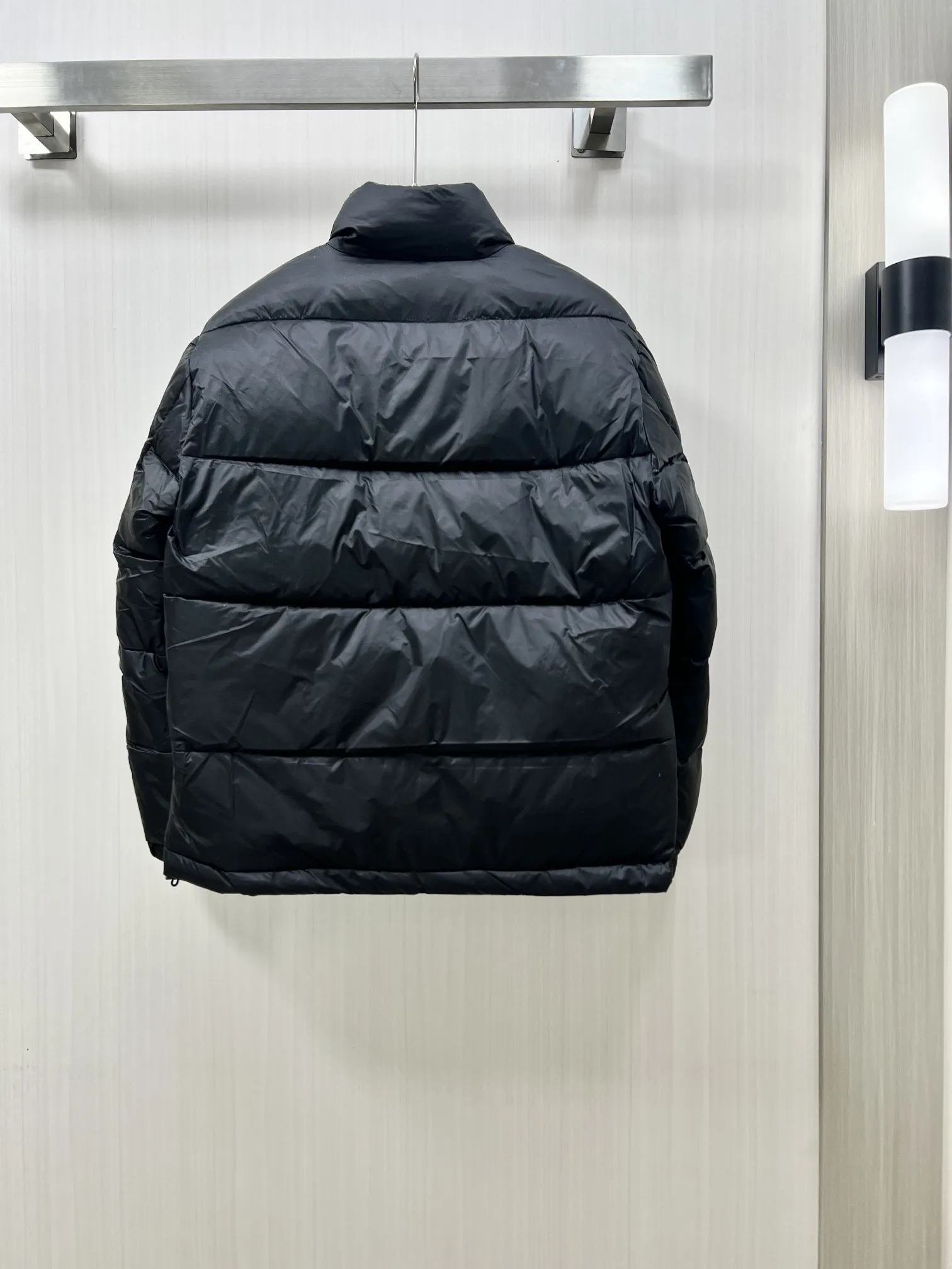 【ARCTERYX   公式旗艦店】アークテリクス   ダウンジャケット好評に付き再入荷！ 241207