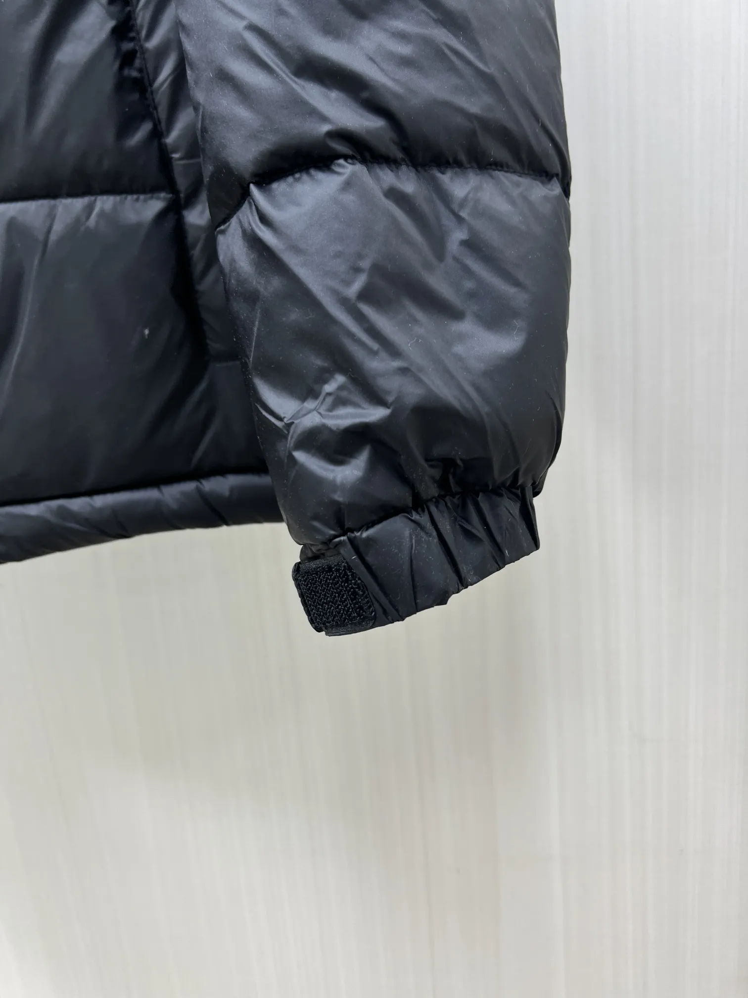 【ARCTERYX   公式旗艦店】アークテリクス   ダウンジャケット好評に付き再入荷！ 241207