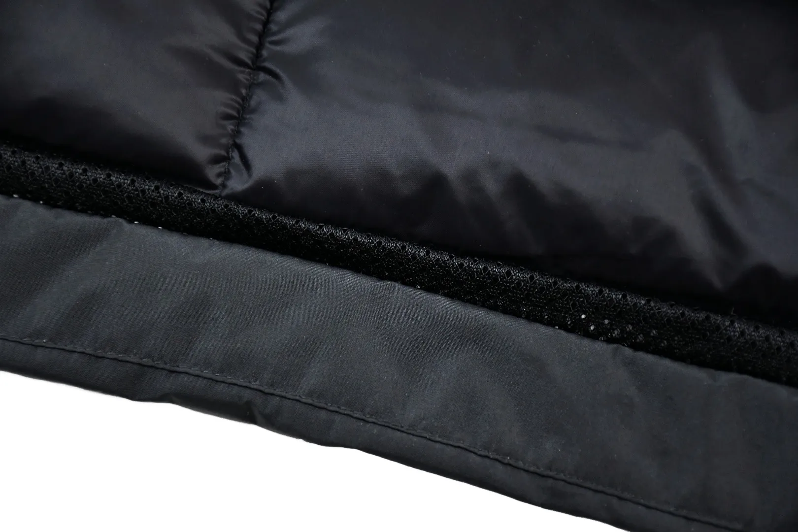 【ARCTERYX   公式旗艦店】 アークテリクス  ダウンジャケット ご好評に付き再入荷！  241205